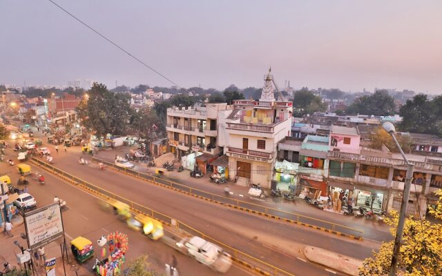 OYO 10501 Hotel Amber