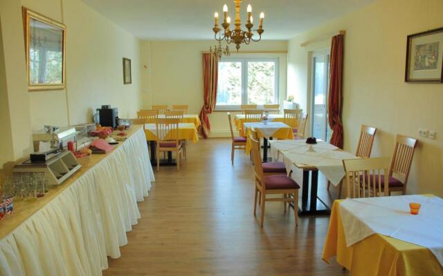 Bellis Hotel