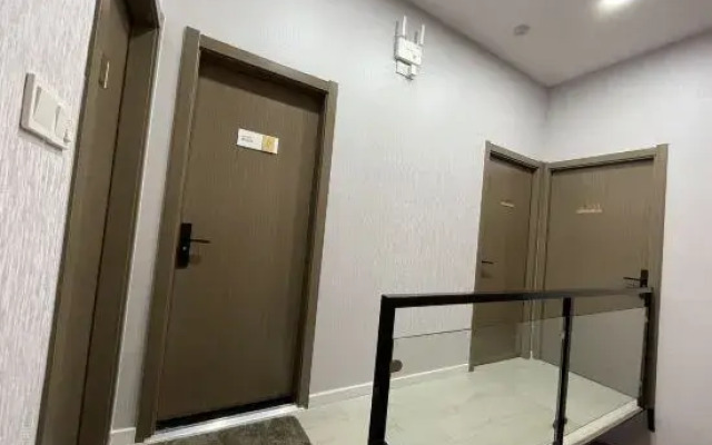 Strawberry Youth Hostel (Train Station, Zhanqiao Branch)