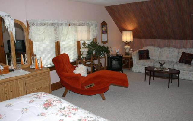 10th Avenue Guest House & Suites