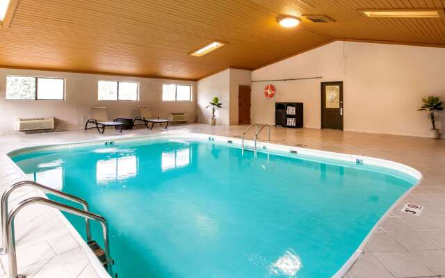 Quality Inn & Suites Metropolis I-24