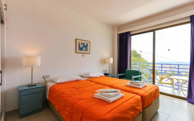 Axiothea Hotel