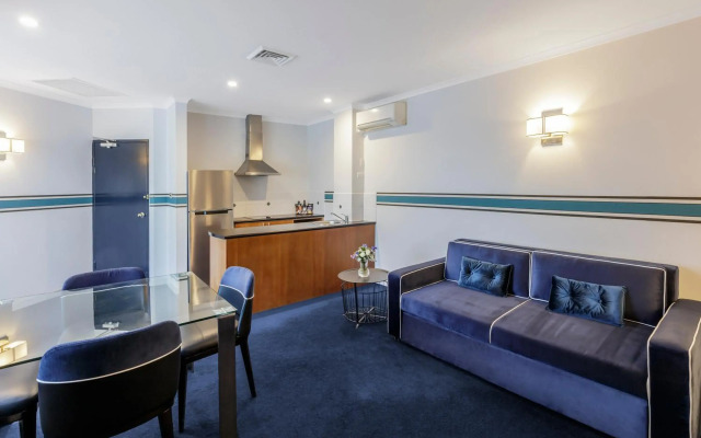 Ramada Diplomat Canberra