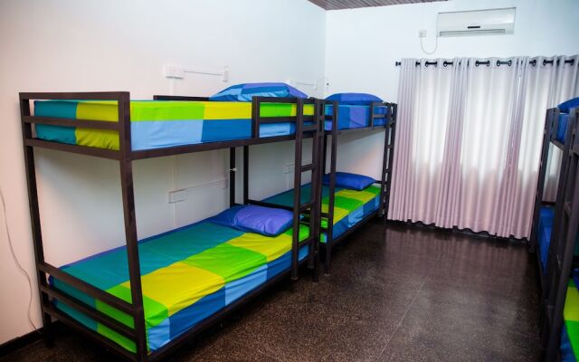 Tuk Tuk Hostels