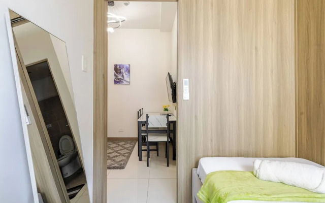 Luxurious Bayview 2BR Near MOA Picc CCP Free Wifi