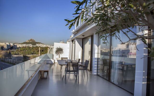 Luxury Penthouse touching the Acropolis by GHH