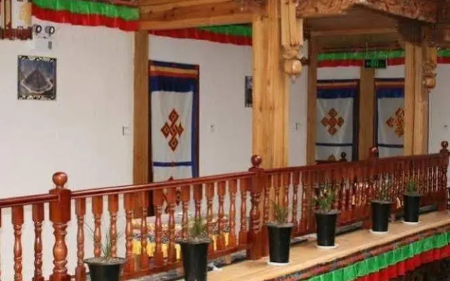 Shangri-la Tibetan Family Inn
