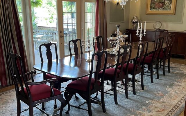 Manoir Chamberland (Adults Only, No Pets)