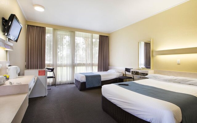 Nightcap at Sandown Park Hotel