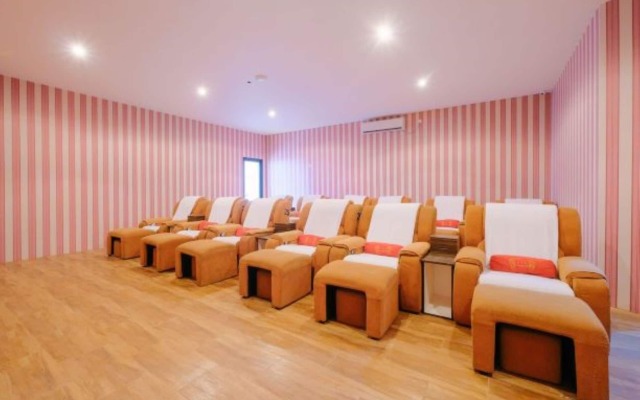 Lopi Hotel