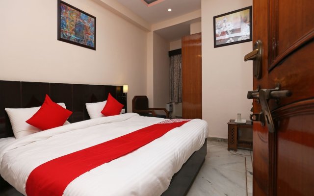 OYO 14390 Hotel Samrat