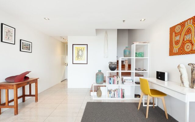 TT606 Sydney 2BR Huge Balcony