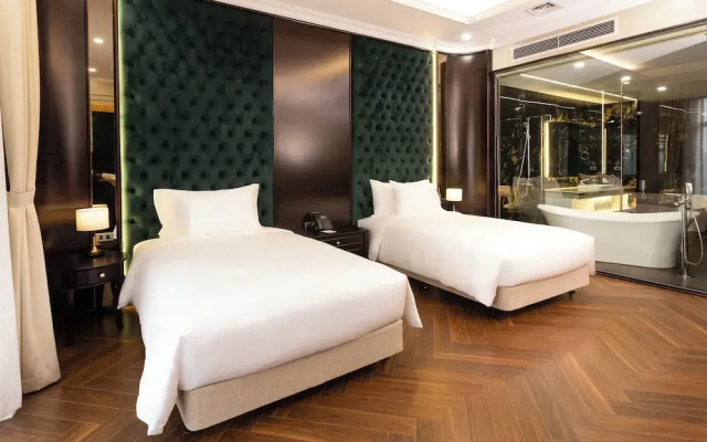 Adamo Hotel Hung Yen