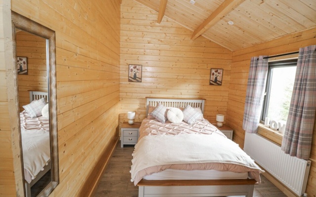 Glenview Log Cabin