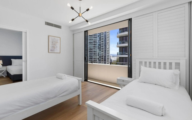 Ultra Broadbeach