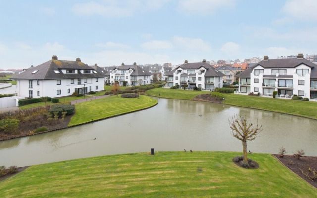 Spacious Apartment With Terrace
