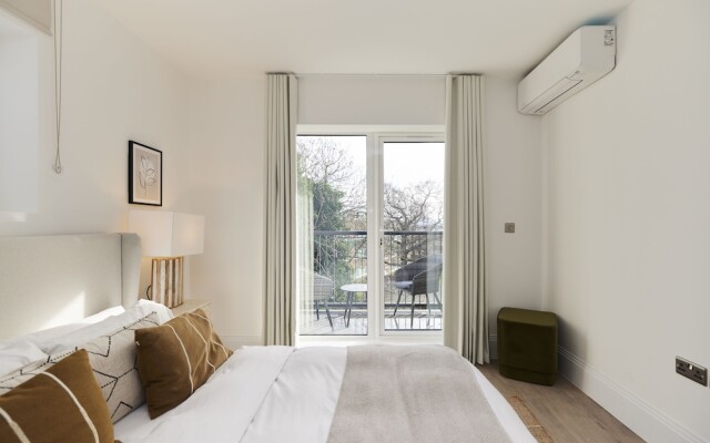 The Wembley Park Retreat - Modern 2bdr Flat With Balcony