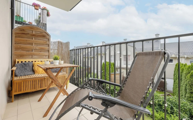 Warsaw Apartment With Parking by Renters