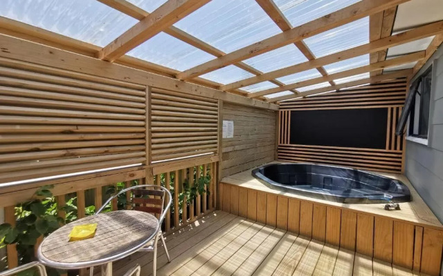 Parakai Geothermal Motel