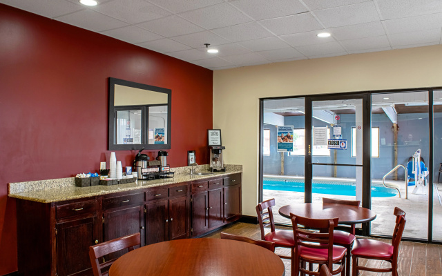 Red Roof Inn & Suites Middletown - Franklin