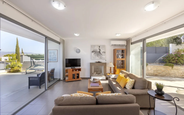 Lenias Sea View in Neo Chorio