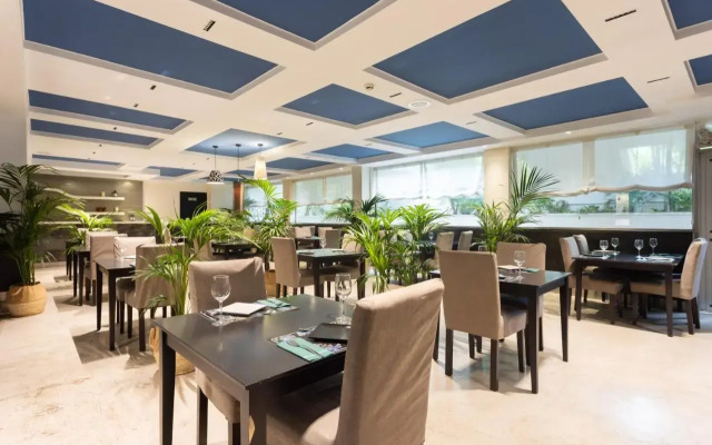 Hotel Colón Rambla