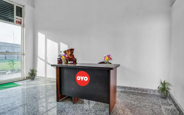 Oyo Flagship 703580 Ap Bloom