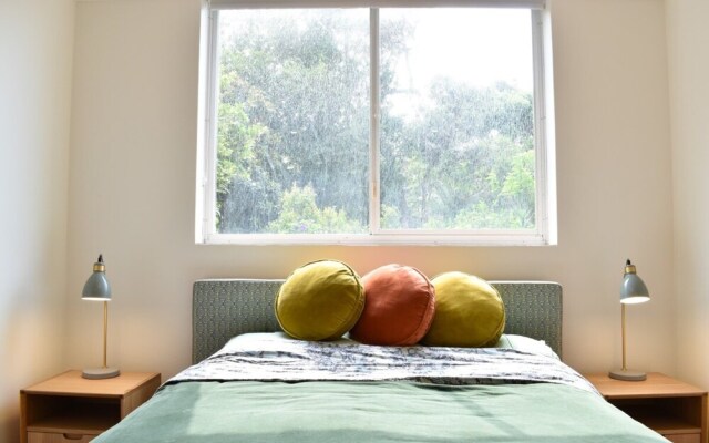 Light And Airy 2 Bedroom North Bondi Apartment