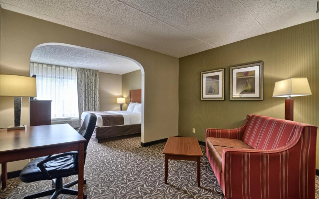 Clarion Inn & Suites Cortland - University Area