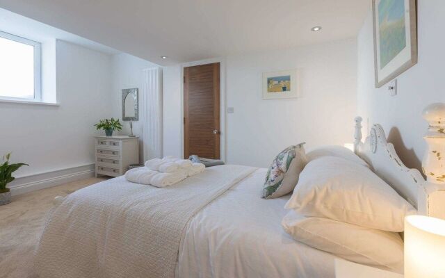 Hepworth Apartment