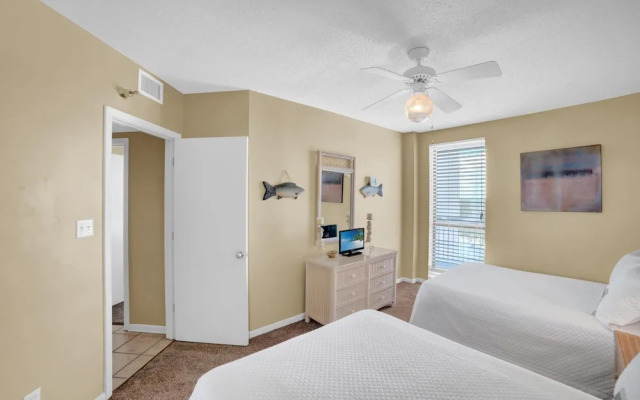 Pelican Pointe 805