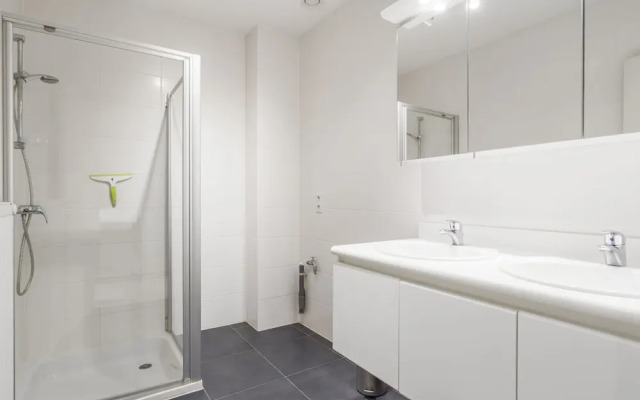 Apartment With Modern Kitchen