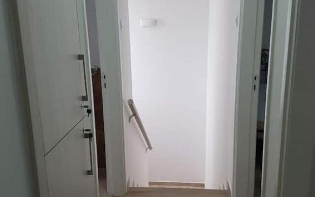 EPISTIMI 3 Bedroom Holiday House
