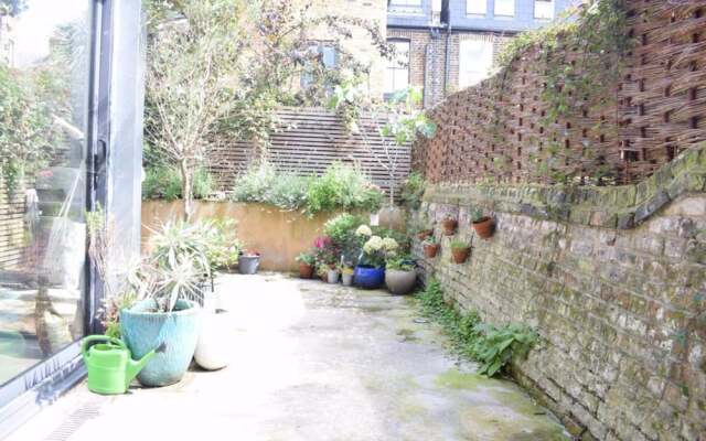 Bright Home in Stoke Newington