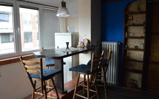Atelier 9 - Art Mansard Studio