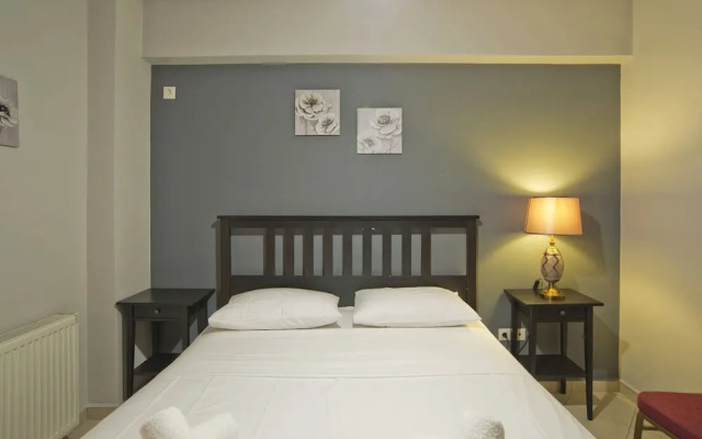 Seaside Apartment in Piraeus