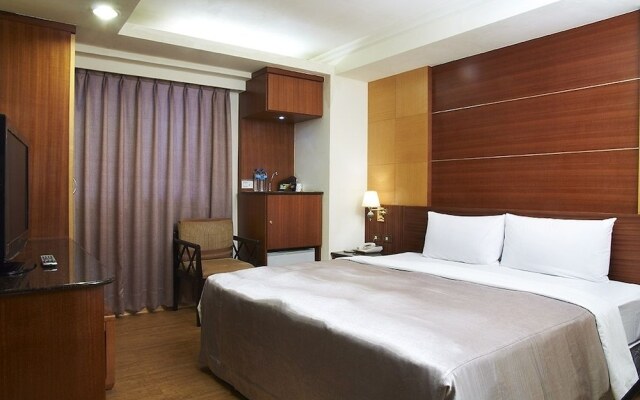 Good Hotel