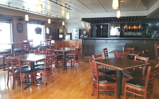 Red River Inn and Suites Fargo