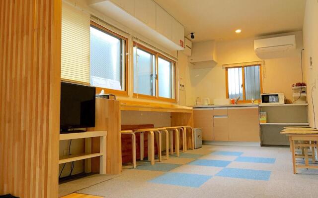Osaka Guesthouse SAYURI TENGACHAYA Ekimae