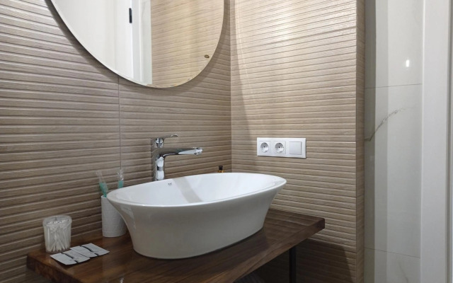 Дизайнерський ремонт&центр& VIP