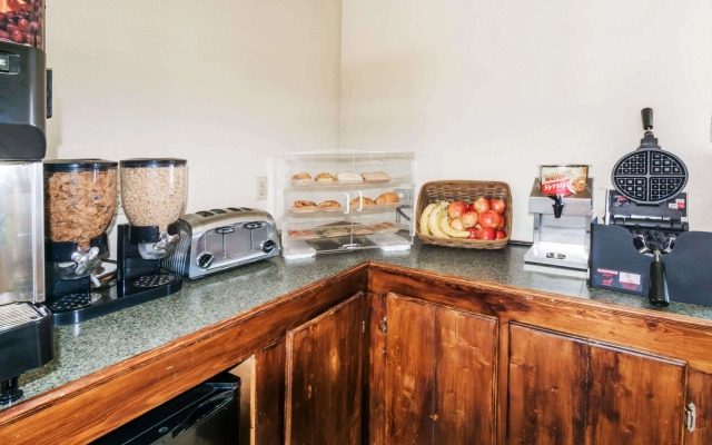 Travelodge by Wyndham Temple