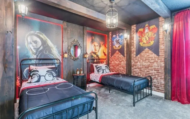 4552target 9 Bedroom Home