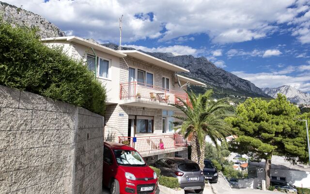 Apartment Rozari - family friendly & sea view: A1-Ivana  Brela, Riviera Makarska