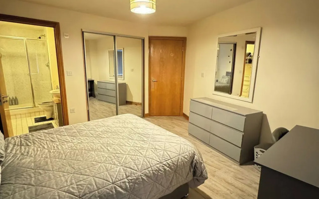 Spacious 2-bed Flat Next to Piccadilly Station