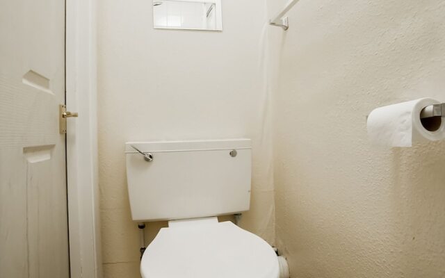 Oyo Devine Beach Hotel, Westcliff Southend-On-Sea