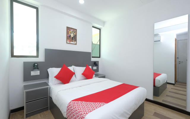 OYO 44043 First Garden Hotel