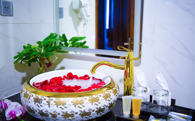 Le Hoang Beach Hotel Danang