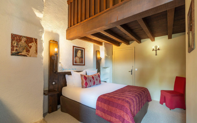 Chateau des Ducs de Joyeuse, BW Signature Collection