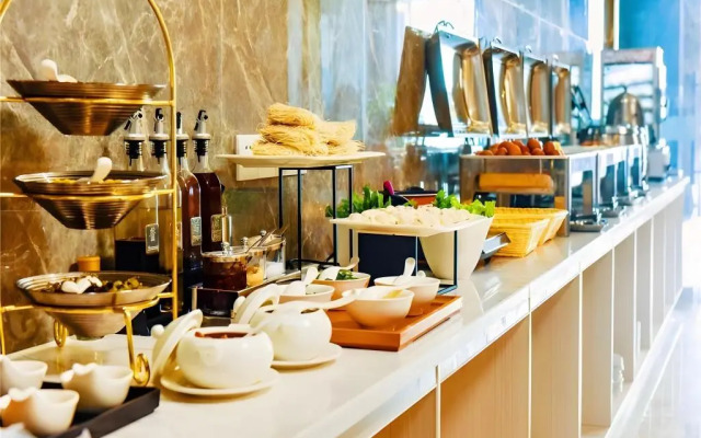 VX Wuxi Jiangyin High-tech Zone Panlongshan Park Hotel