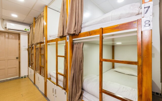 Spot on 704 Ace Home - Hostel